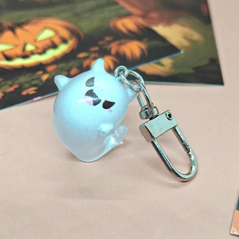 Three-dimensional Ghost Keychain,Personalized Halloween Keychain,Cute Ghost Keychain for Women,Spooky Ghost Gift,Halloween Accessories