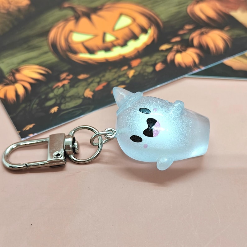 Three-dimensional Ghost Keychain,Personalized Halloween Keychain,Cute Ghost Keychain for Women,Spooky Ghost Gift,Halloween Accessories